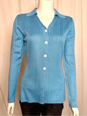 Blue V-Neck Ribbed Button-Front Women's Sweater. 100% Silk